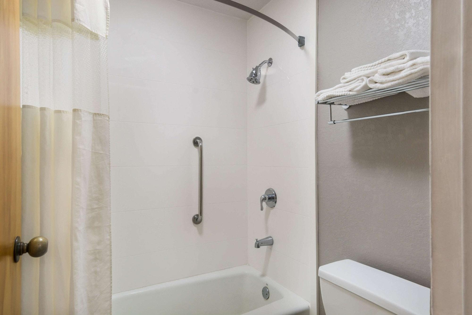 Quality Inn Emporia Esterno foto